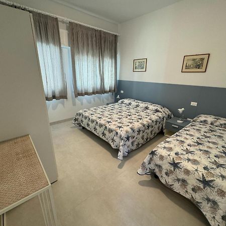 App4Rent Villa Zanetti - Appartamenti Con Spiaggia Privata Frontemare Lido di Jesolo Exterior foto