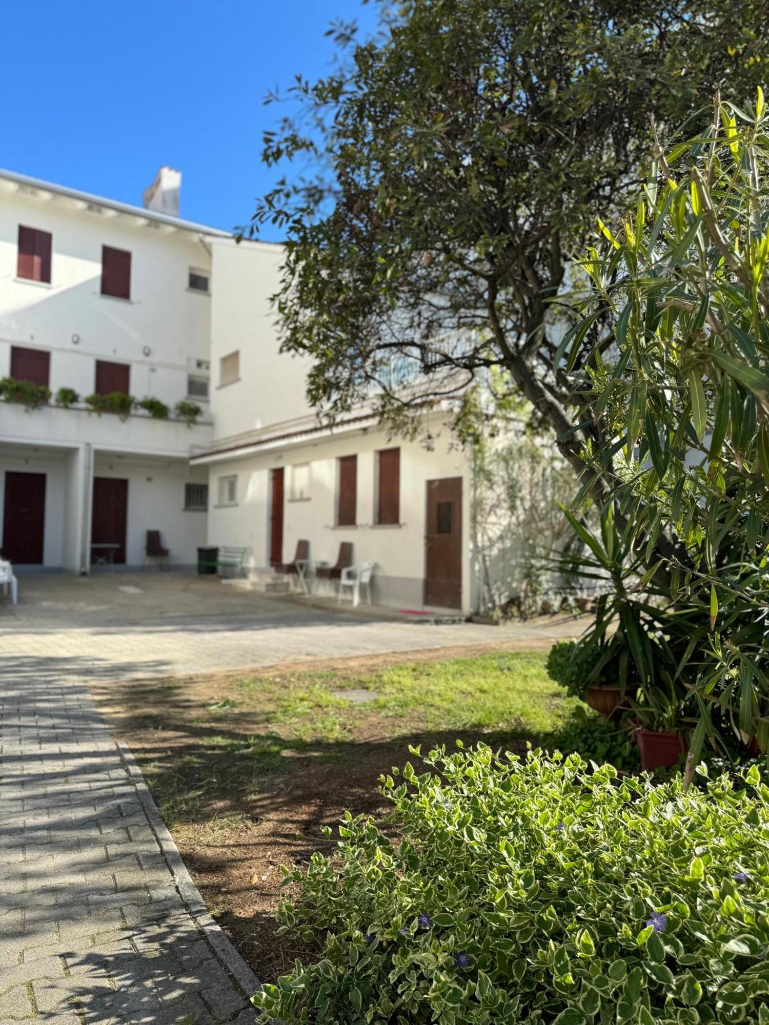 App4Rent Villa Zanetti - Appartamenti Con Spiaggia Privata Frontemare Lido di Jesolo Exterior foto