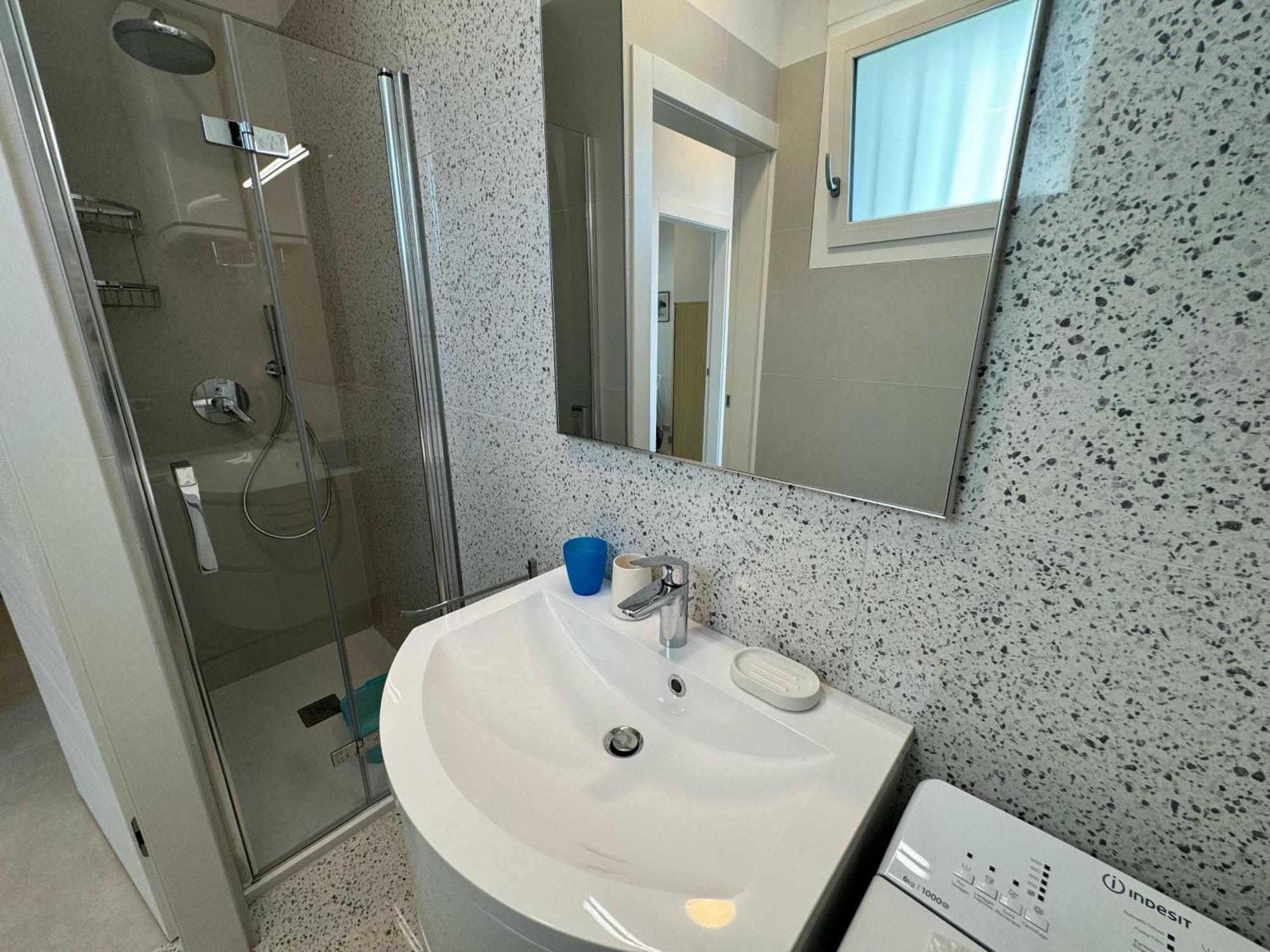 App4Rent Villa Zanetti - Appartamenti Con Spiaggia Privata Frontemare Lido di Jesolo Exterior foto