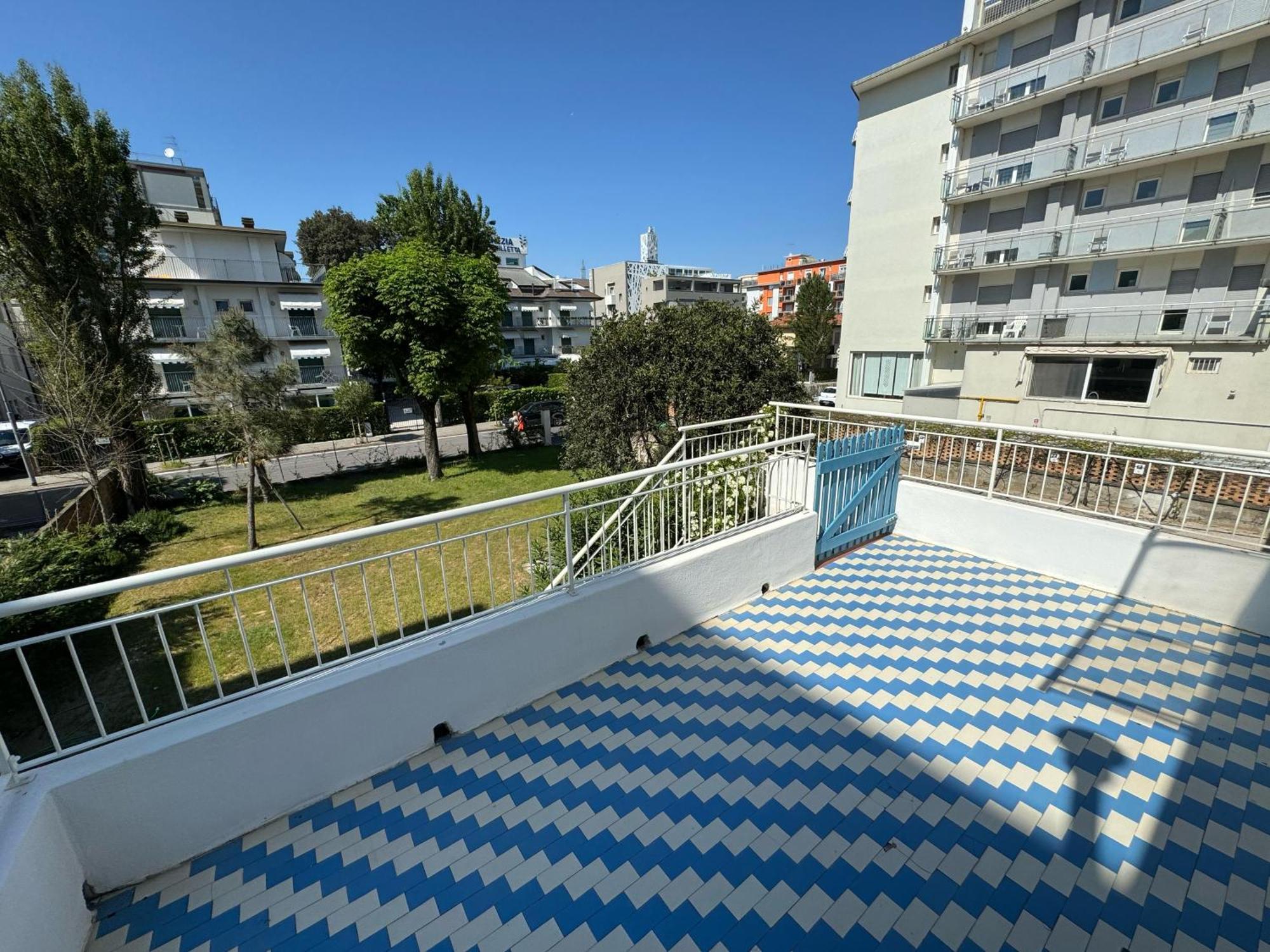 App4Rent Villa Zanetti - Appartamenti Con Spiaggia Privata Frontemare Lido di Jesolo Exterior foto